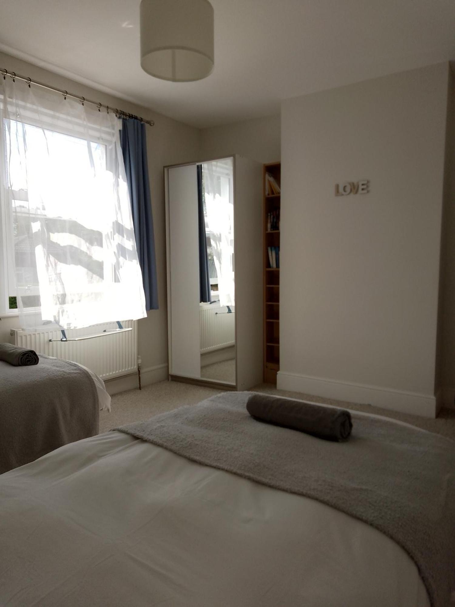 Double Or Twin In Town Centre * East Grinstead