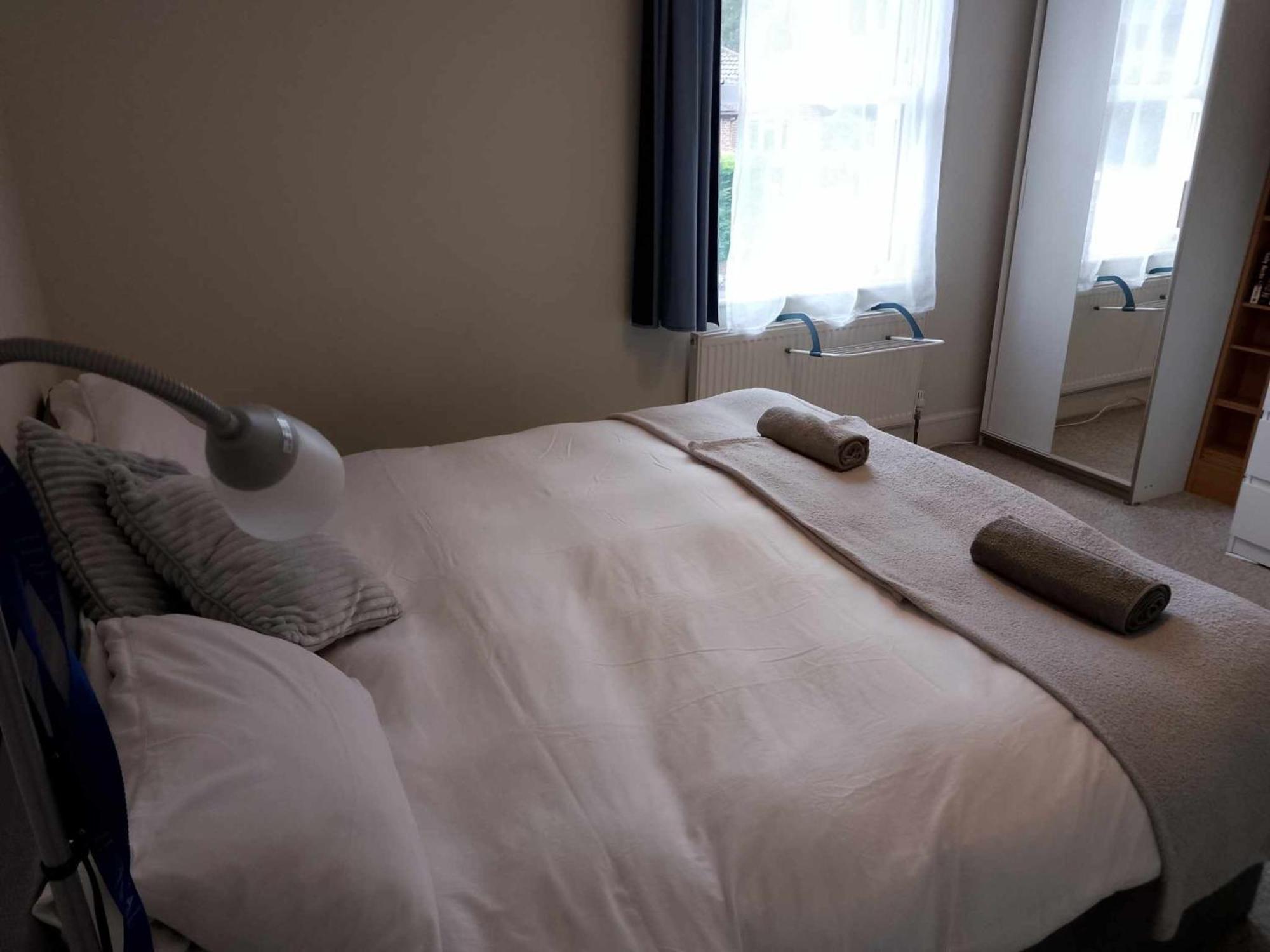Double Or Twin In Town Centre Homestay East Grinstead