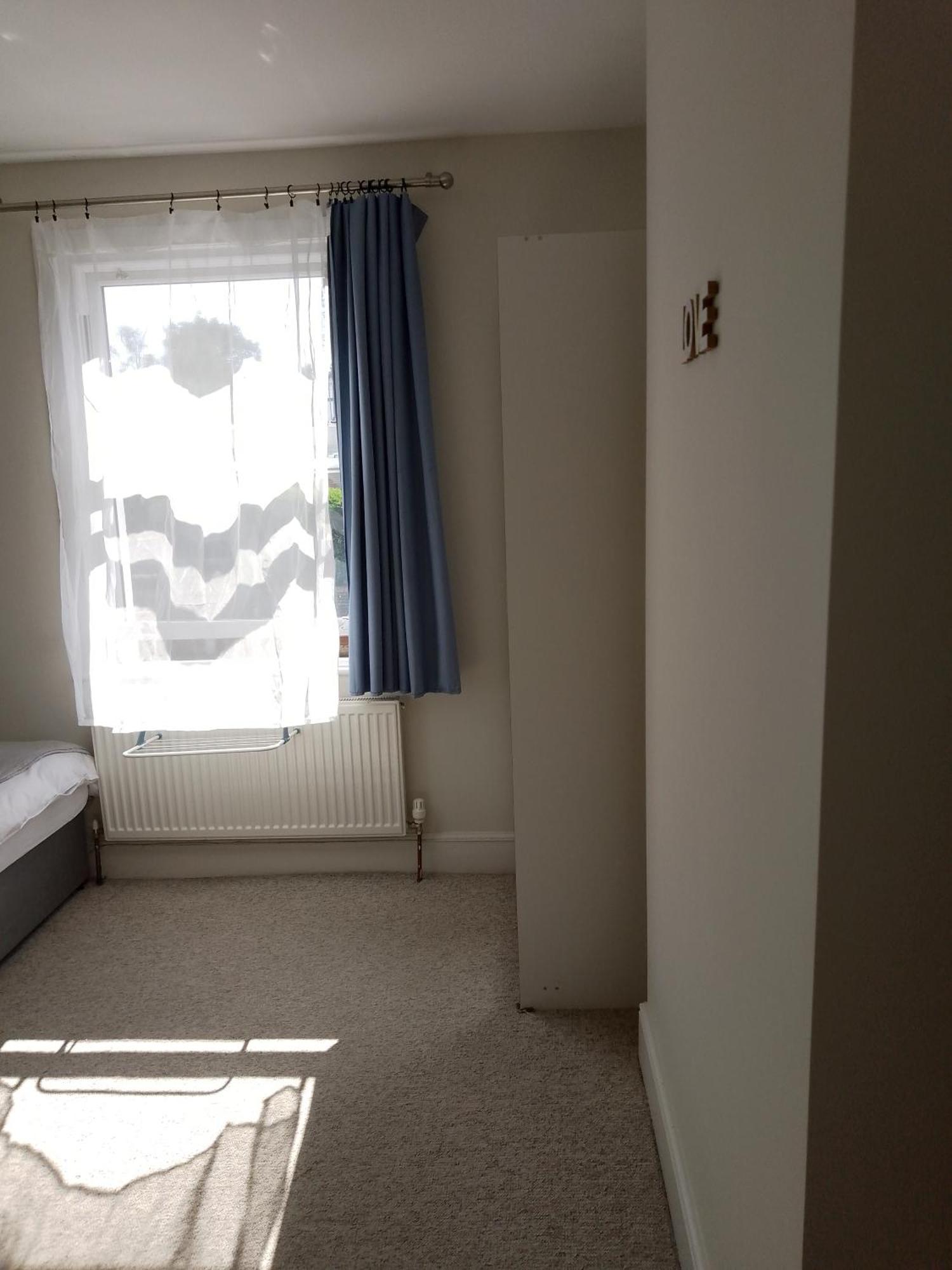 Double Or Twin In Town Centre East Grinstead